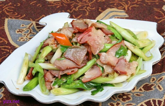 小根蒜炒腊肉可以抑制高血脂吗?小根蒜炒腊肉防止动脉硬化